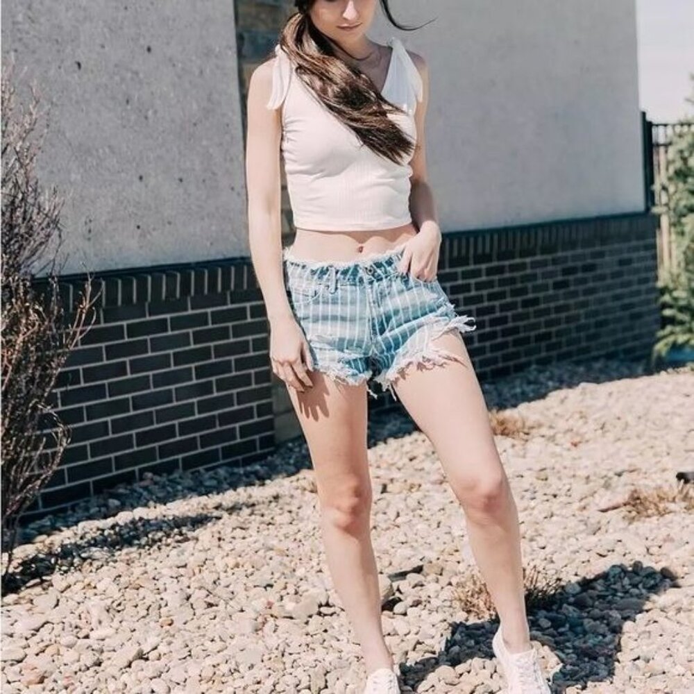 KanCan Striped Distressed Denim Shorts Fringe Hem Size Small